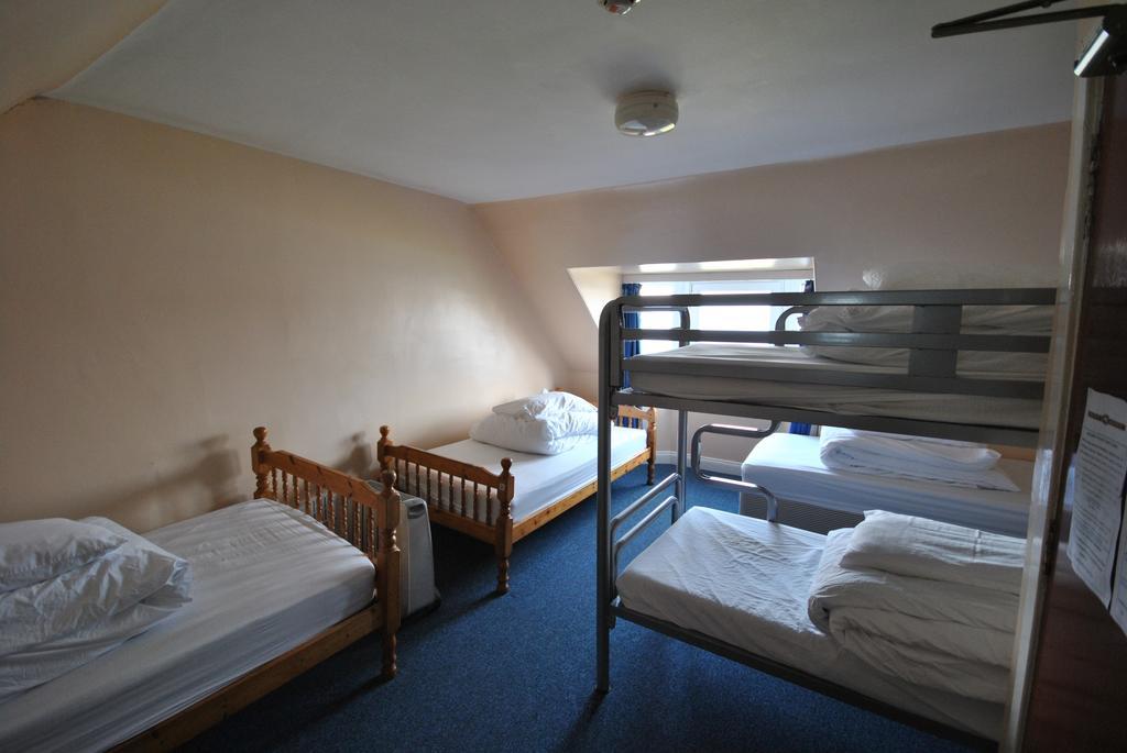 Saucy Mary'S Hostel Кайликин Номер фото