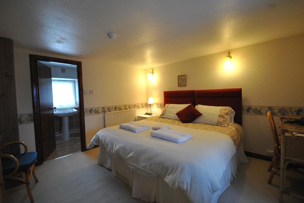 Saucy Mary'S Hostel Кайликин Экстерьер фото